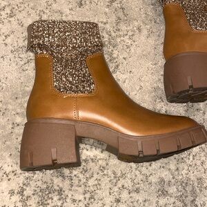 EUC - Brown Boots. Super cute!!